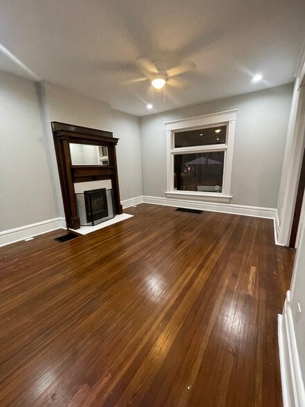 livingroom - 501 Saint Clair Ave