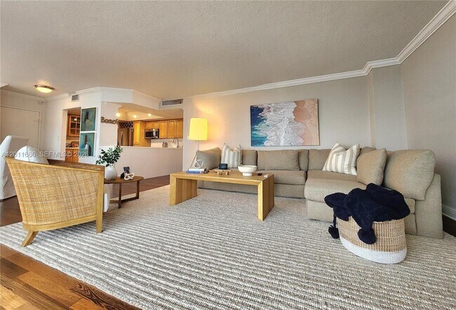 Building Photo - 2030 S Ocean Dr