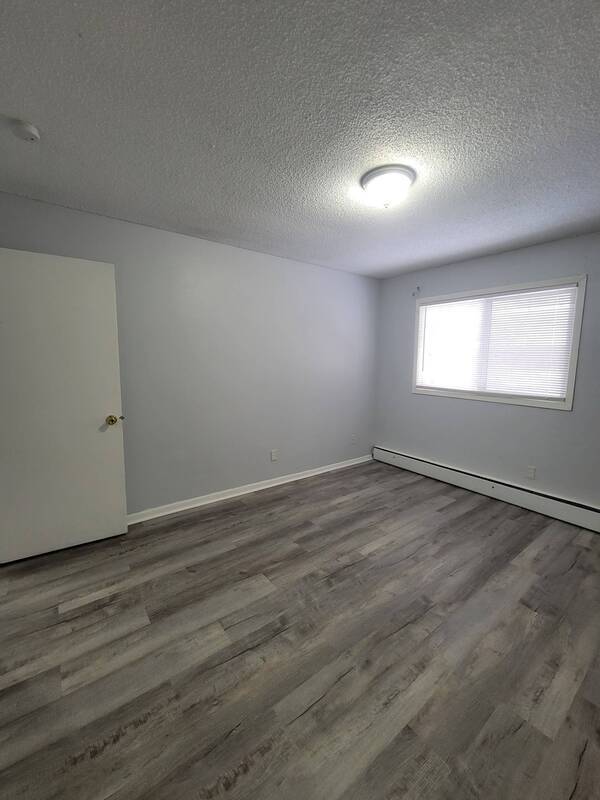 Building Photo - 310 Lawson Ave E