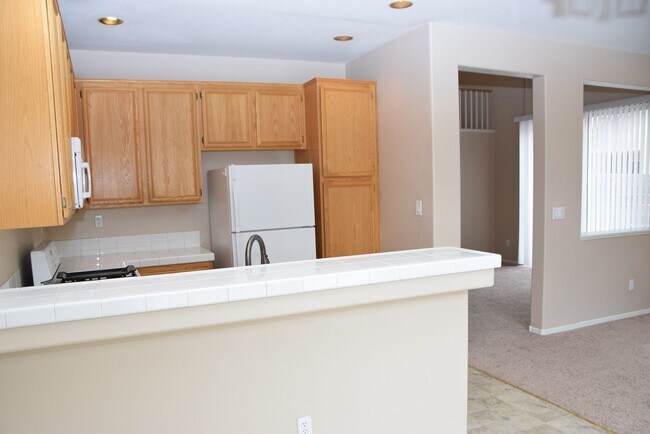 Building Photo - 7729 Paseo Vista Dr