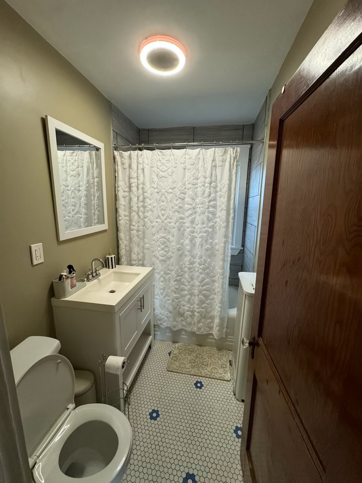 Building Photo - 695 Adams St