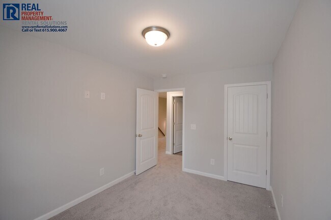 Building Photo - BRAND NEW 3BD/2.5BA townhome in LaVergne!