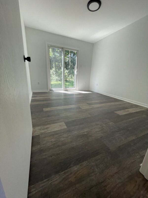 Building Photo - 25B Pine Ln