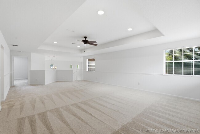 Building Photo - 5513 SW Windward Way