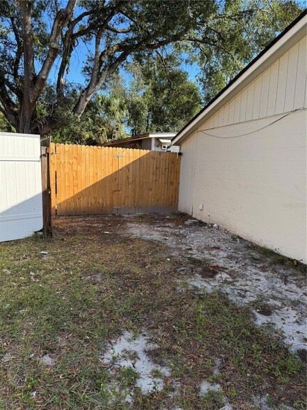 Building Photo - 3719 Meadowbreeze Dr