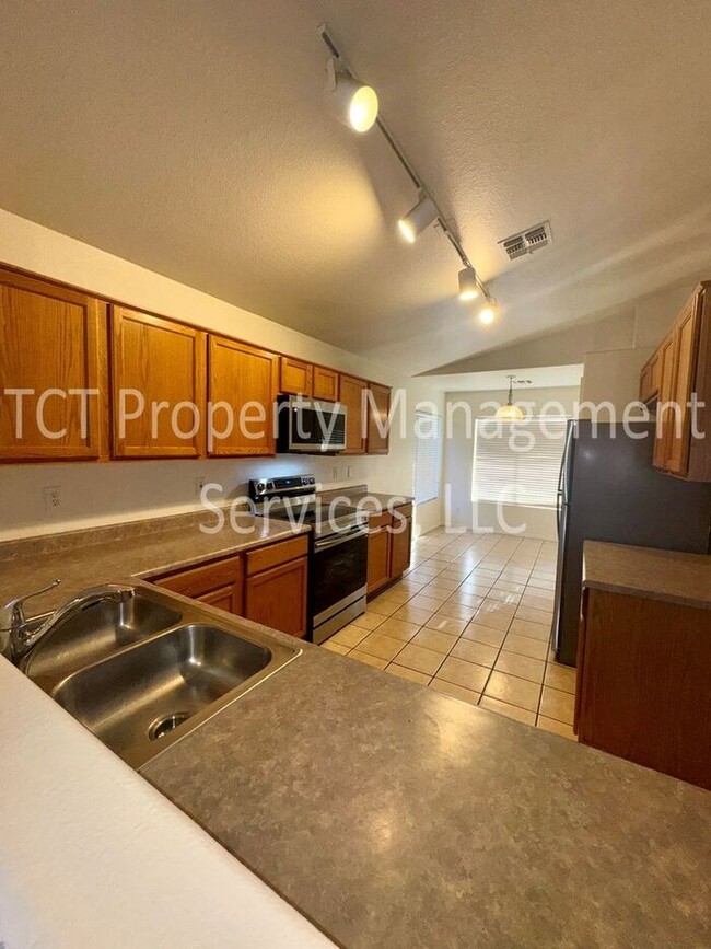 Building Photo - Beautiful Home in Augusta Ranch