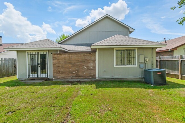 Building Photo - 15243 Peachmeadow Ln