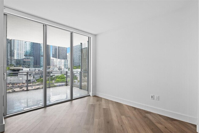 Building Photo - 350 S Miami Ave