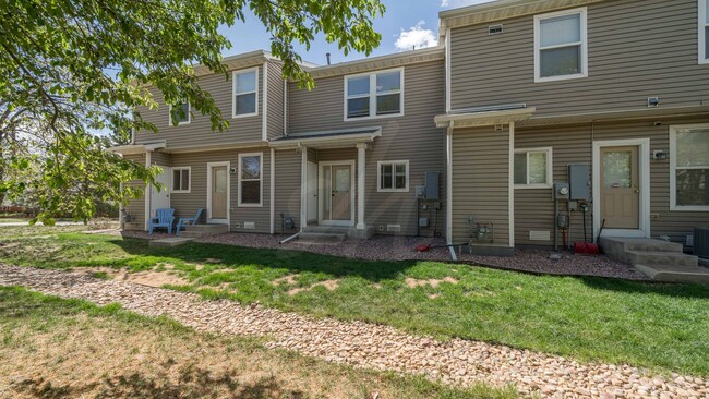 Building Photo - Two story townhouse in Southeast Colorado ...