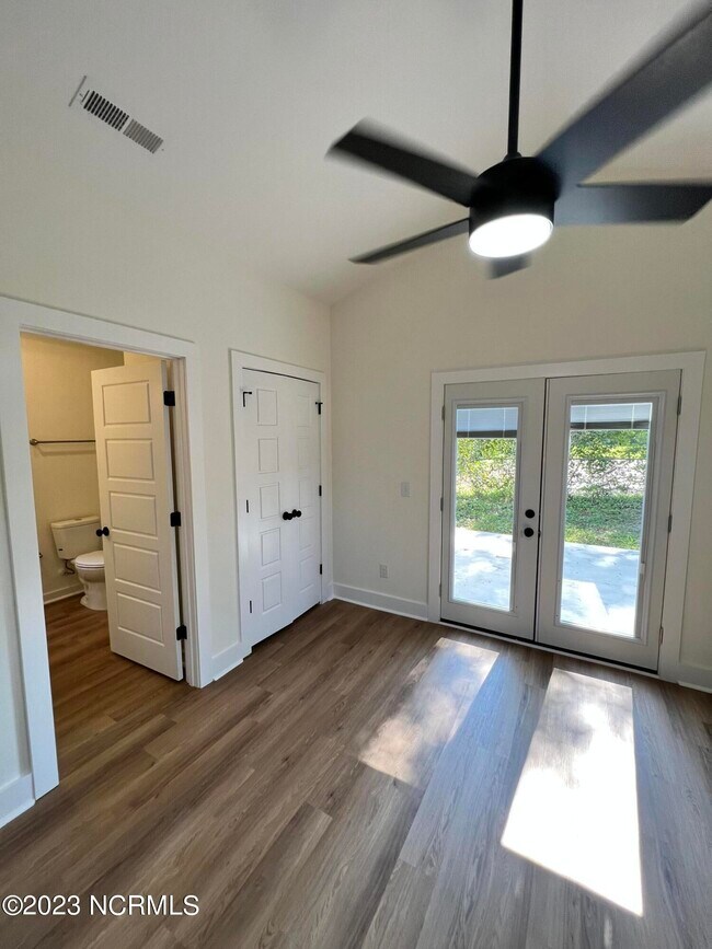 Building Photo - 4105 Peachtree Ave