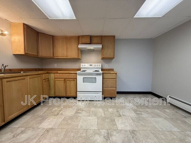 Building Photo - 1122 1st Ave SW