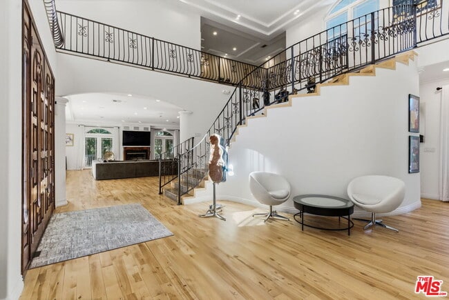 Building Photo - 23135 Dolorosa St