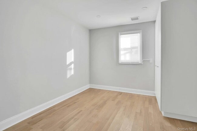 Building Photo - 89 Harvest Ln