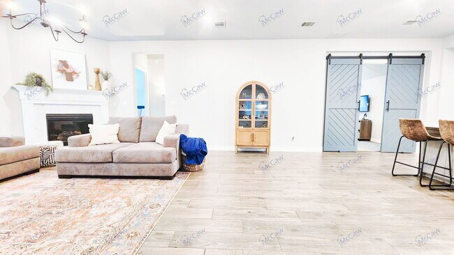 Building Photo - 817 Knoxbridge Rd