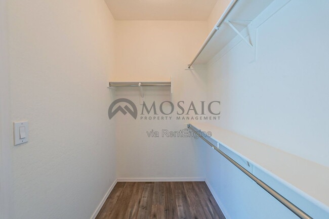 Building Photo - 39718 N Rolling Green Way