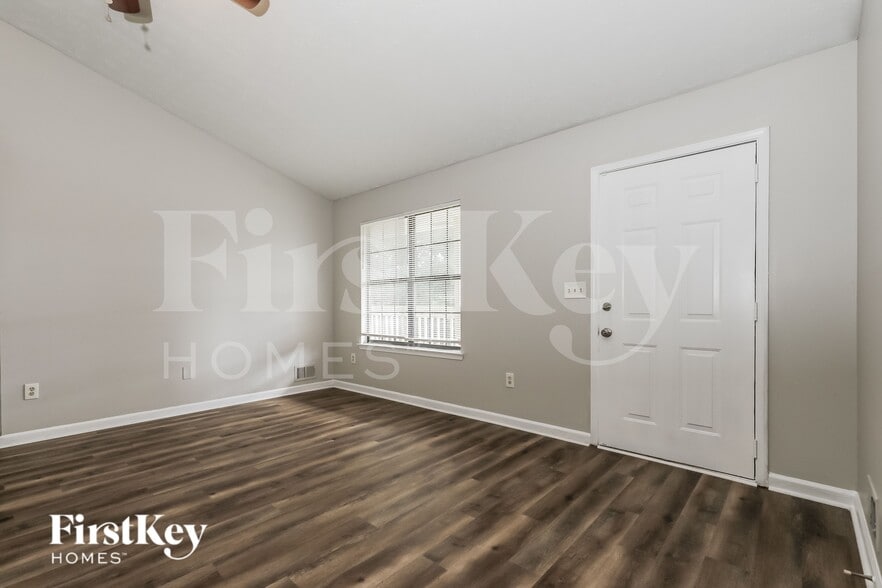 Building Photo - 10485 Ace Ct