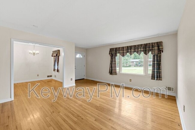 Building Photo - 1001 Beverly Heights Dr