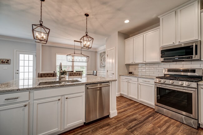Building Photo - 12919 White Pine Way