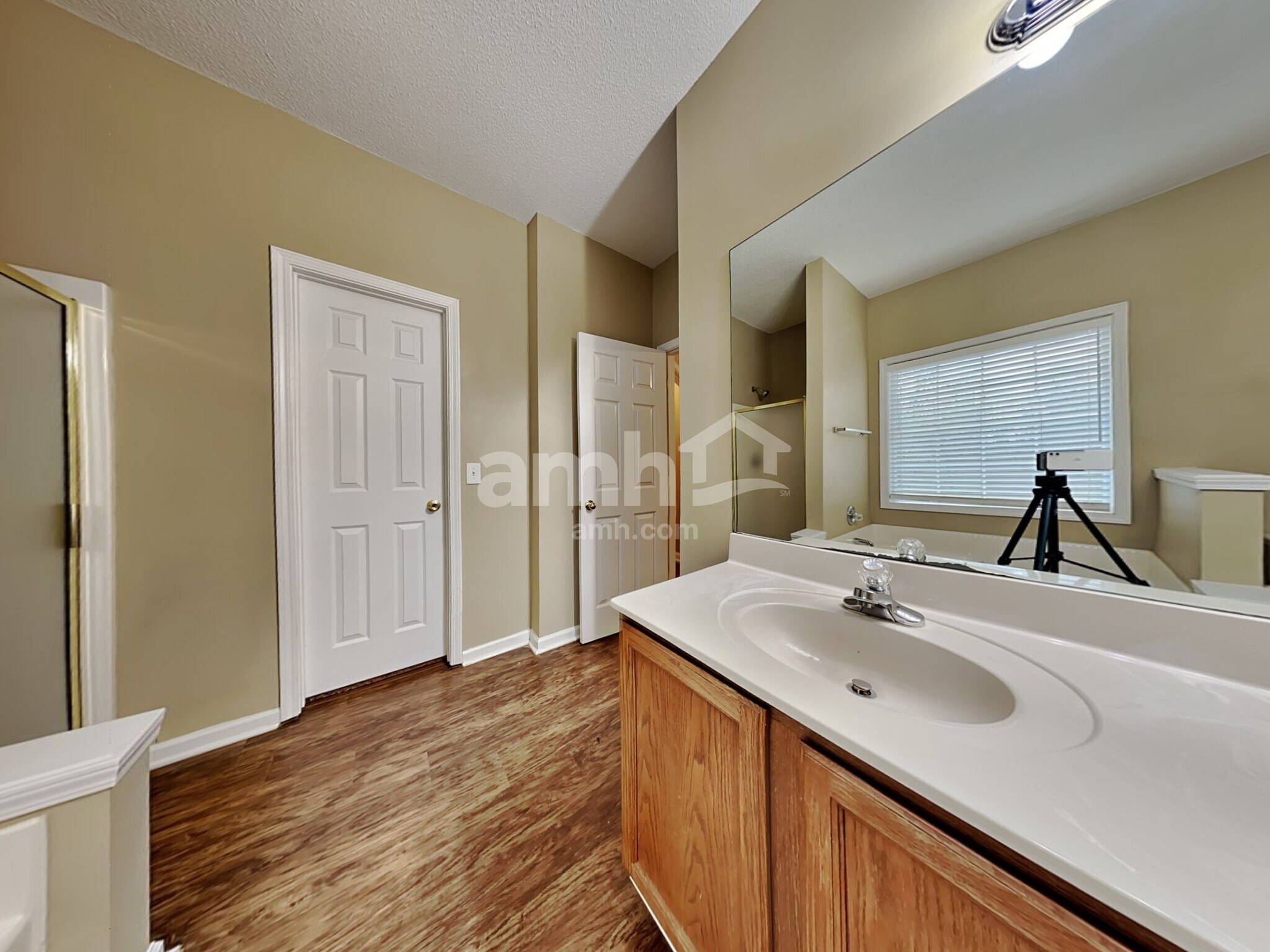 Building Photo - 2020 Foster Dr