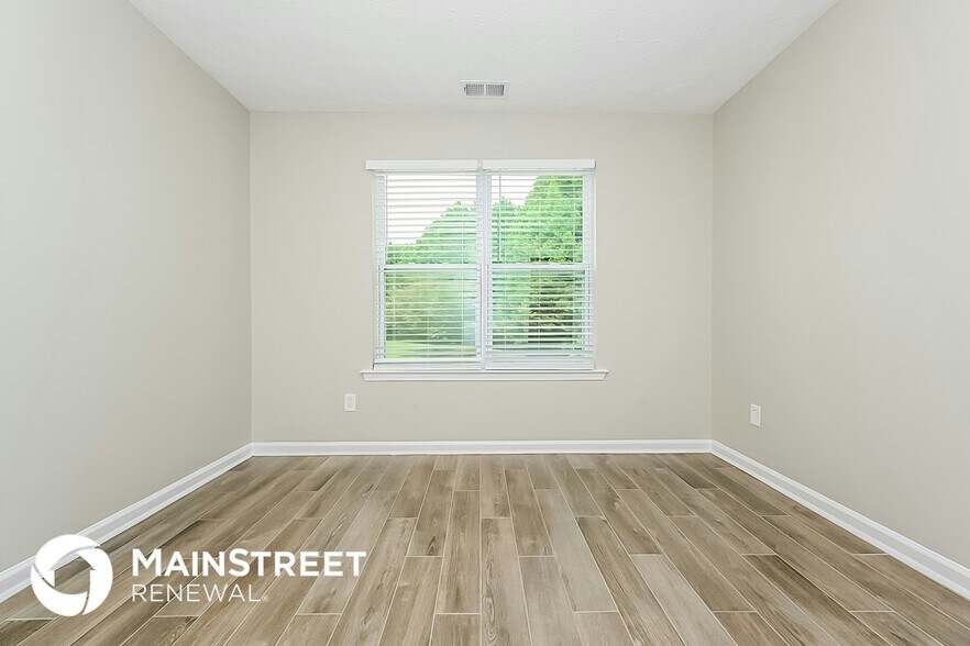 Building Photo - 350 Summer Hill Cir