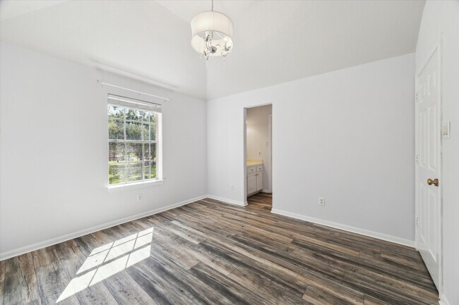 Building Photo - 310 Brook Forest Trail