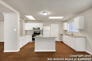 Building Photo - 9102 Roquefort