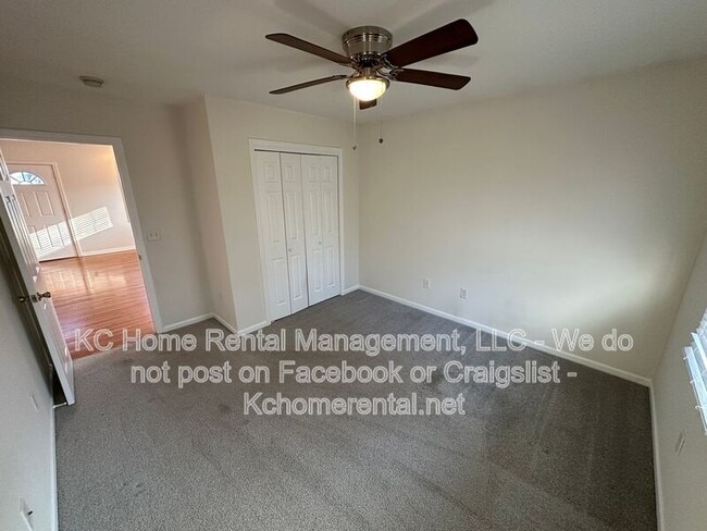 Building Photo - 1903 W 43rd Pl