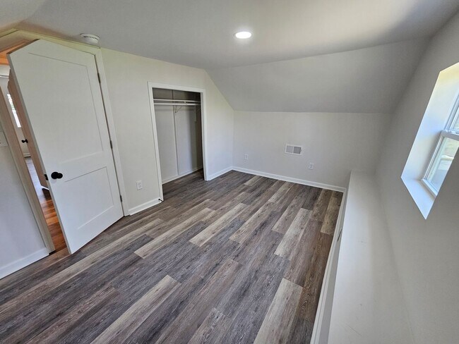 Building Photo - 3-Bedroom 2 Bath, 2-story home ready for you to call home today!