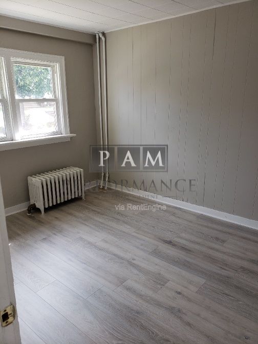 Building Photo - 3658 E Munkwitz Ave