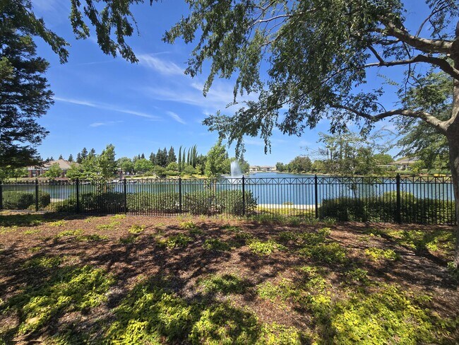 Building Photo - 4900 Trouville Ln