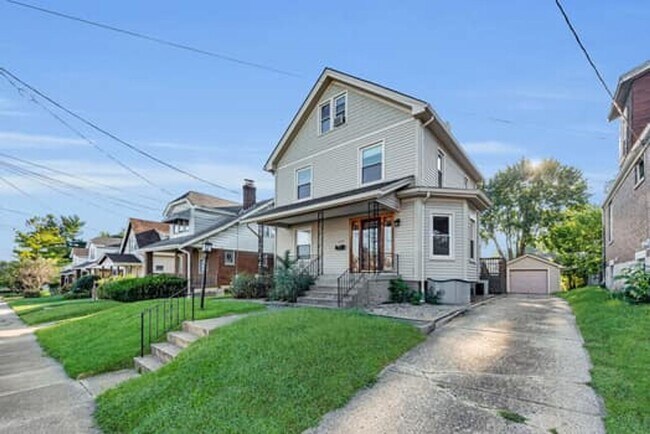 Building Photo - 3940 Delmar Ave