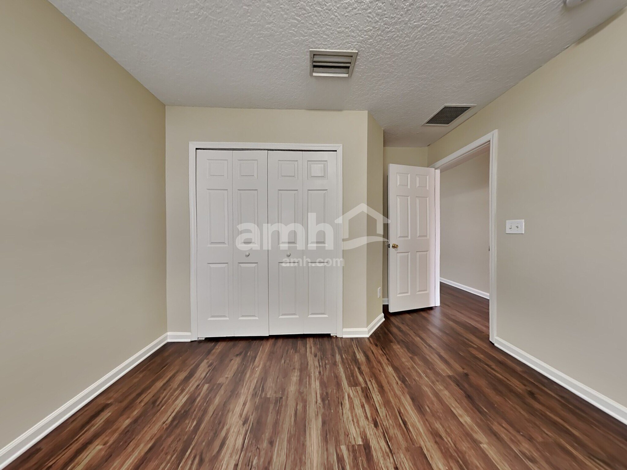 Building Photo - 705 Waterlily Way