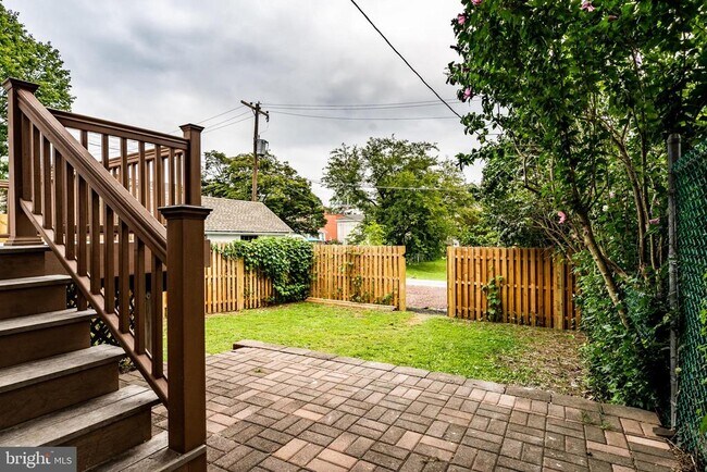 Building Photo - 310 W Biddle St