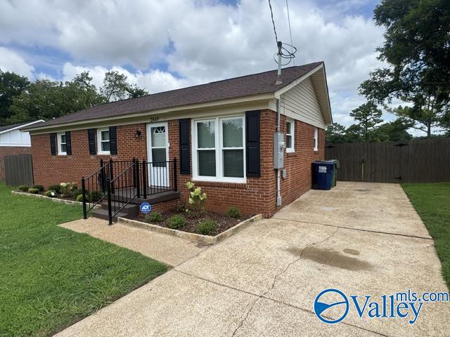 Building Photo - 2849 Greenside Dr NW