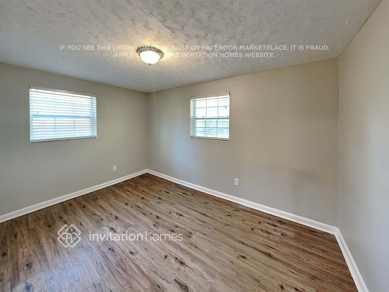 Building Photo - 347 Capella Rd