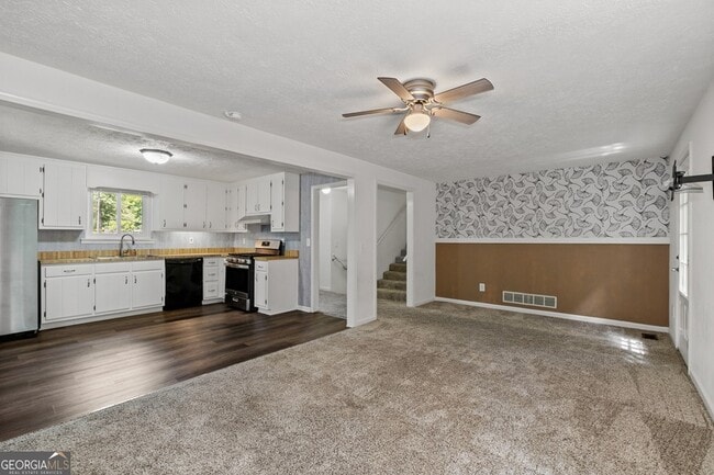 Building Photo - 880 Winfield Ct