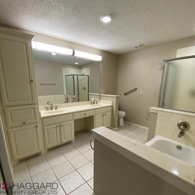 Building Photo - Spacious Home Available in Frisco
