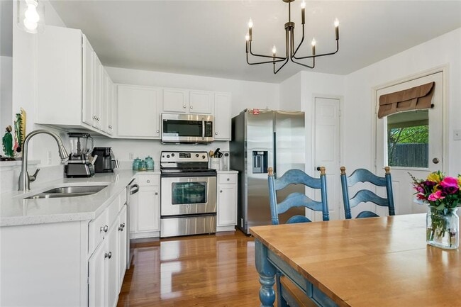 Building Photo - 201 Woodley Rd