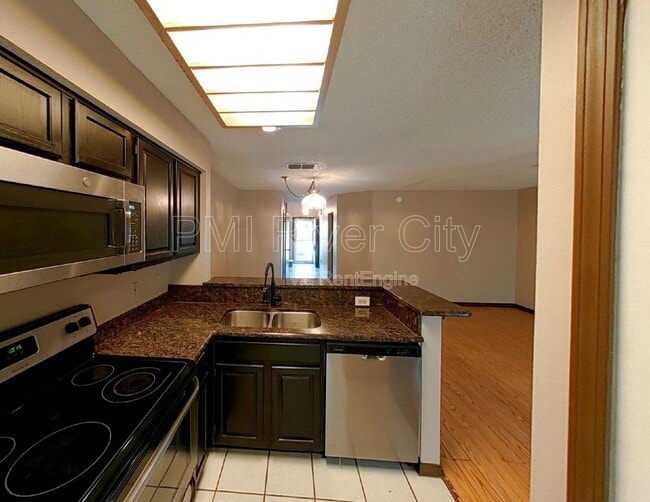 Building Photo - 1539 Summer Sands Dr