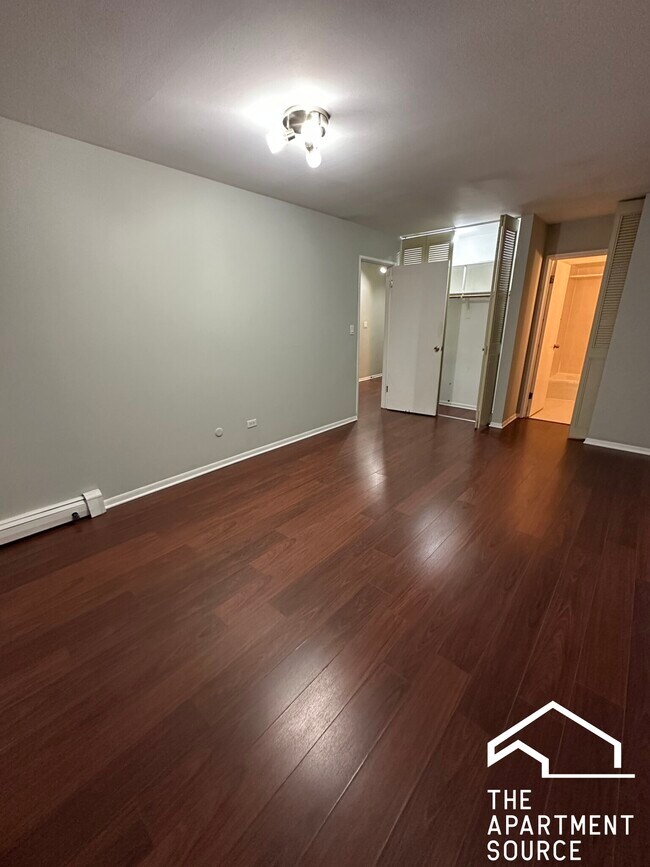 Building Photo - 696 Elm Pl