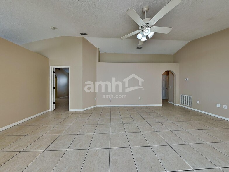 Building Photo - 10408 Opus Dr