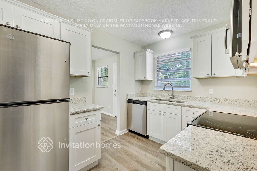 Building Photo - 4853 Clyde Dr