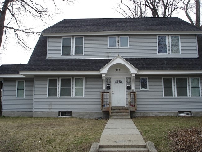 Building Photo - 484 Hamilton St