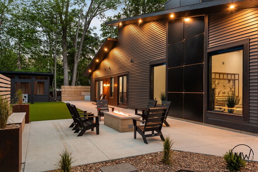 Building Photo - 17585 Mary Ln
