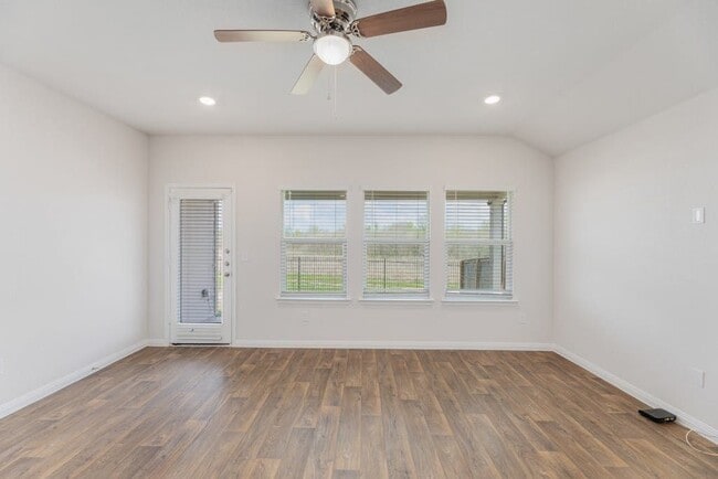 Building Photo - 21012 Abigail Fillmore Rd