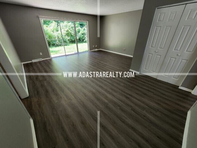 Building Photo - Affordable Raytown Area KCMO Apartment-Ava...