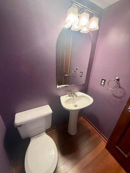 Building Photo - 7451 Mapleleaf Ct