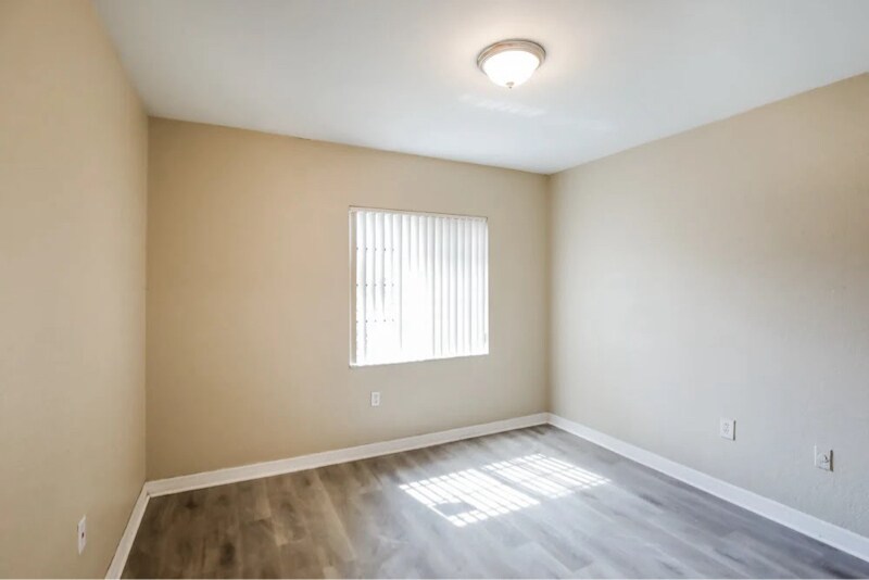 Building Photo - 210 NW 187th Ave
