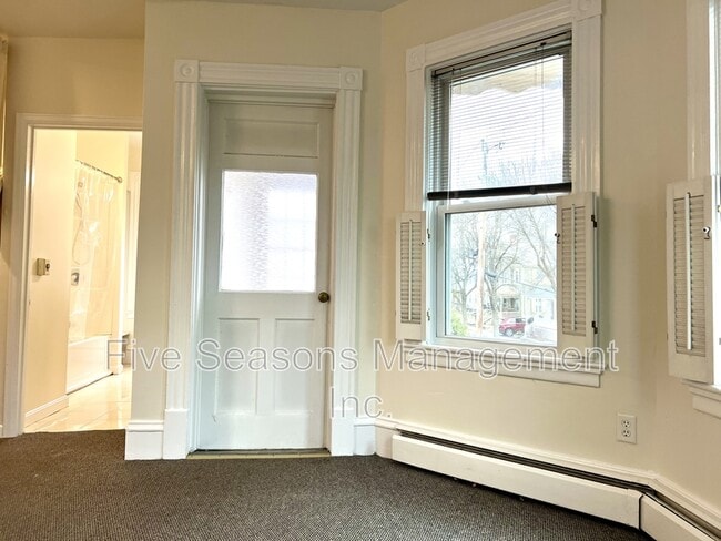 Building Photo - 55 Greene St