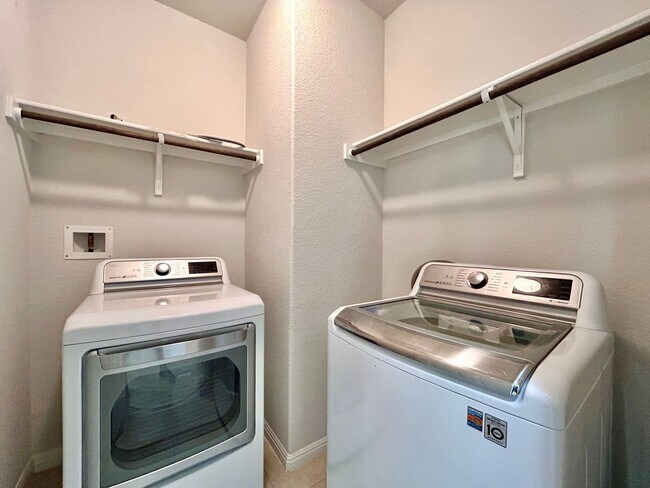 Building Photo - 11909 Mercantile Ln